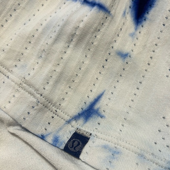 Women’s Lululemon Train To Be Short Sleeve. Size: Large. - Picture 6 of 11